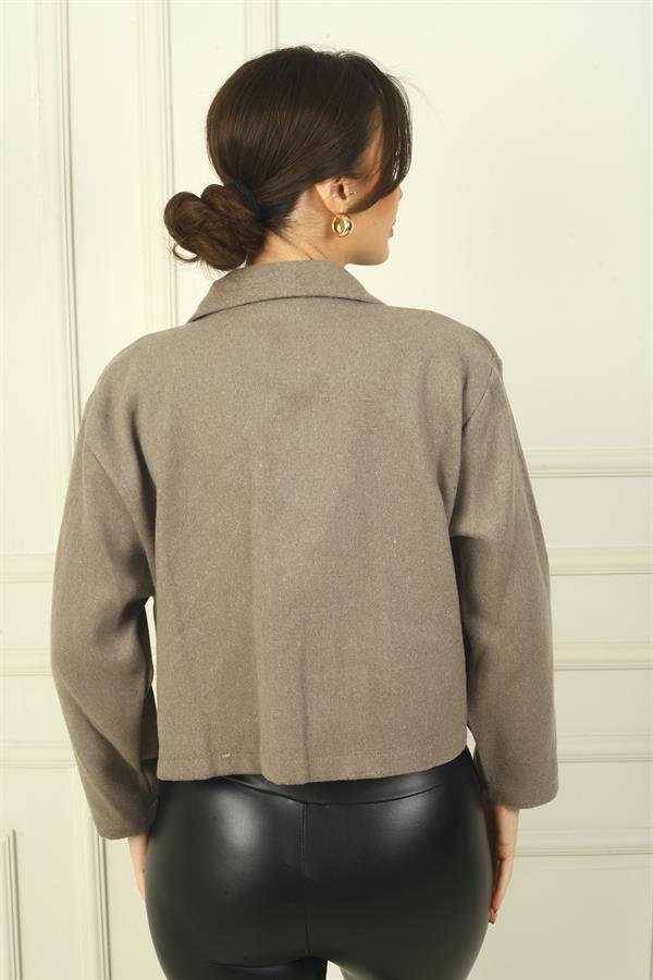 Manteau court en cachemire pour femme avec poches plaquées boutonnées