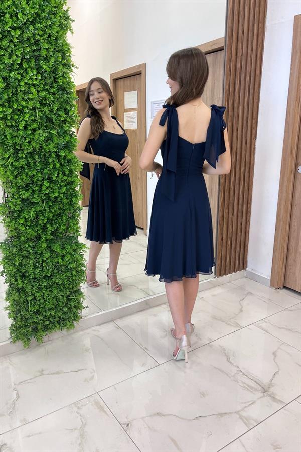 Women's Short Dress with Shoulder Straps and Lining