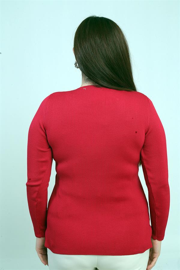 Chemisier grande taille pour femme avec col et manches ornés de perles et fentes latérales