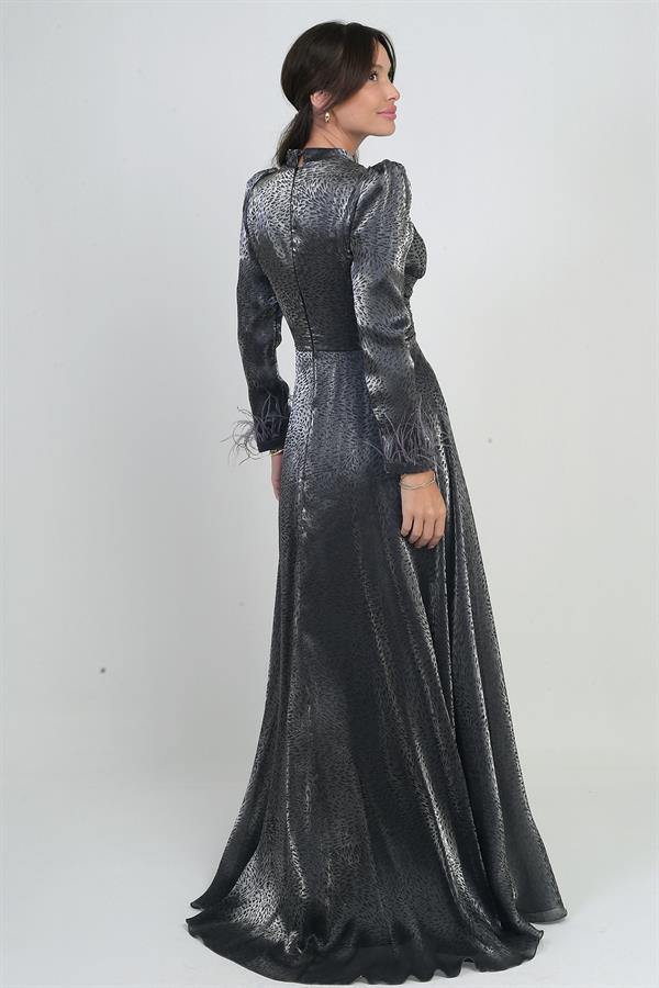 Kadın Önü Drapeli Volan Detaylı Astarlı Kol Uçları Tüylü Griter Şifon Uzun Kloş Elbise