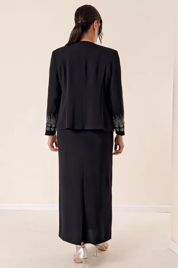 Costume BB trois pièces importé, doublé de crêpe et orné de perles