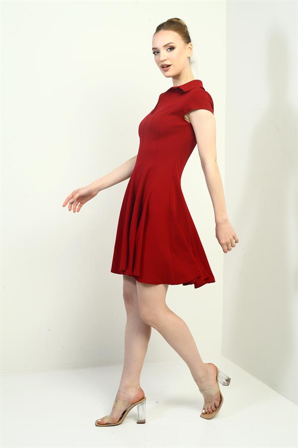 Robe courte évasée en lycra à col polo et manches longues pour femme