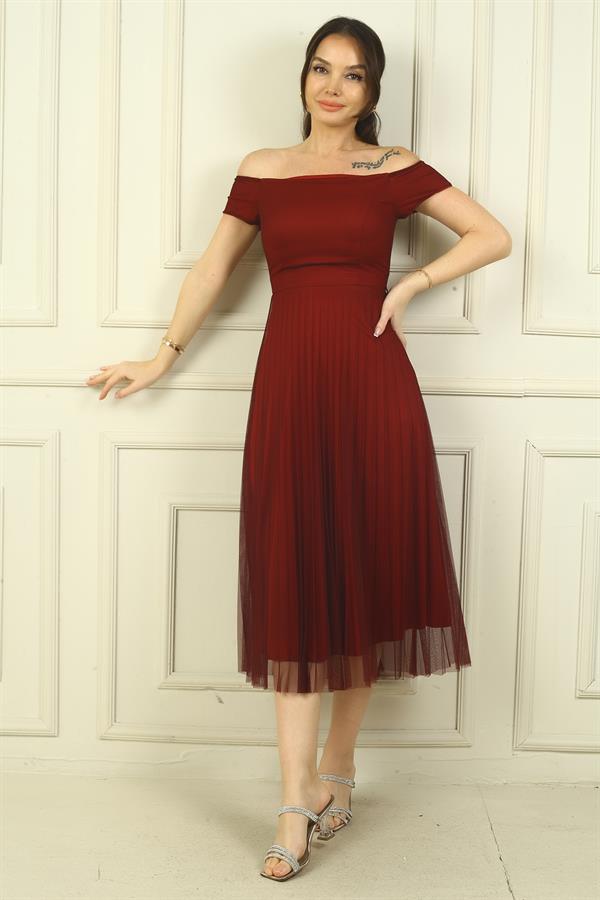 Robe Madonna à encolure Madonna, jupe plissée en mousseline doublée et doublée