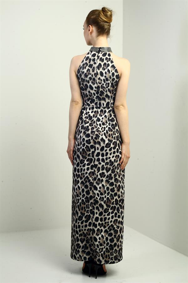 Robe midi imprimée léopard à col halter et détails en pierre pour femme, doublée d'un tissu auto-entoilé.