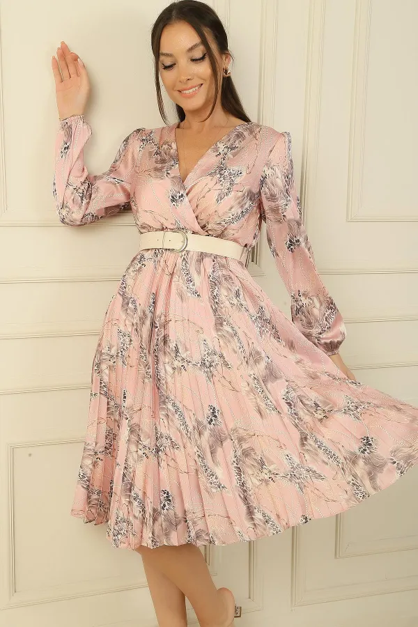 Kruvaze Yaka Astarlı Beli Kemerli Leopar Desen Pileli Saten Elbise