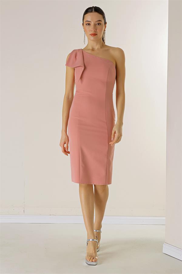 Tek Omuzu Fiyonklu Astarlı Kısa Krep Elbise