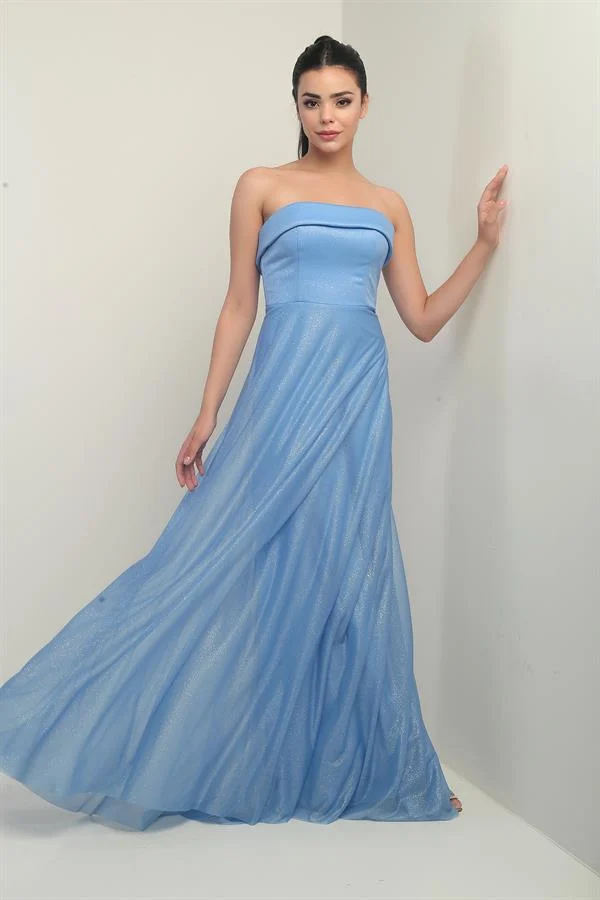 Women's Long Tulle Dress with Padded Collar and Lining