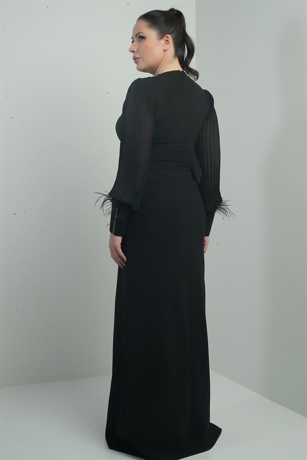 Robe longue BB pour femme avec manches en mousseline, détails en plumes et pierres ornementales