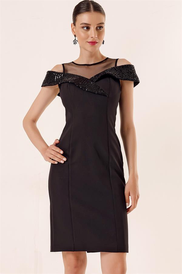 Üst Transparan Tüllü Yakası Pul Payet Elbise