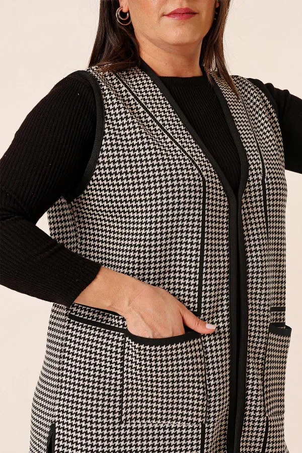 Zigzag Patterned Plus Size Knit Vest with Pocket