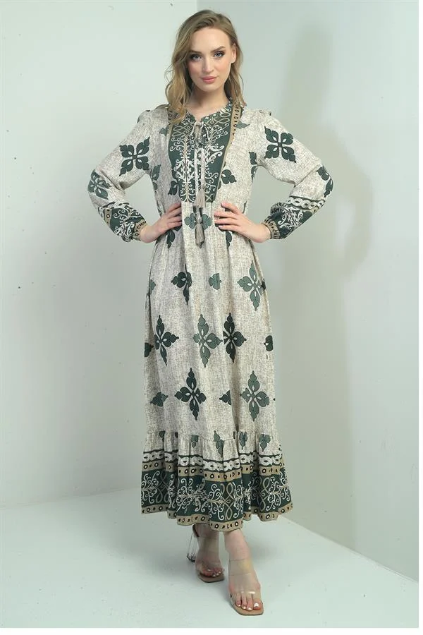 Robe longue hijab pour femme avec motif ethnique et décolleté