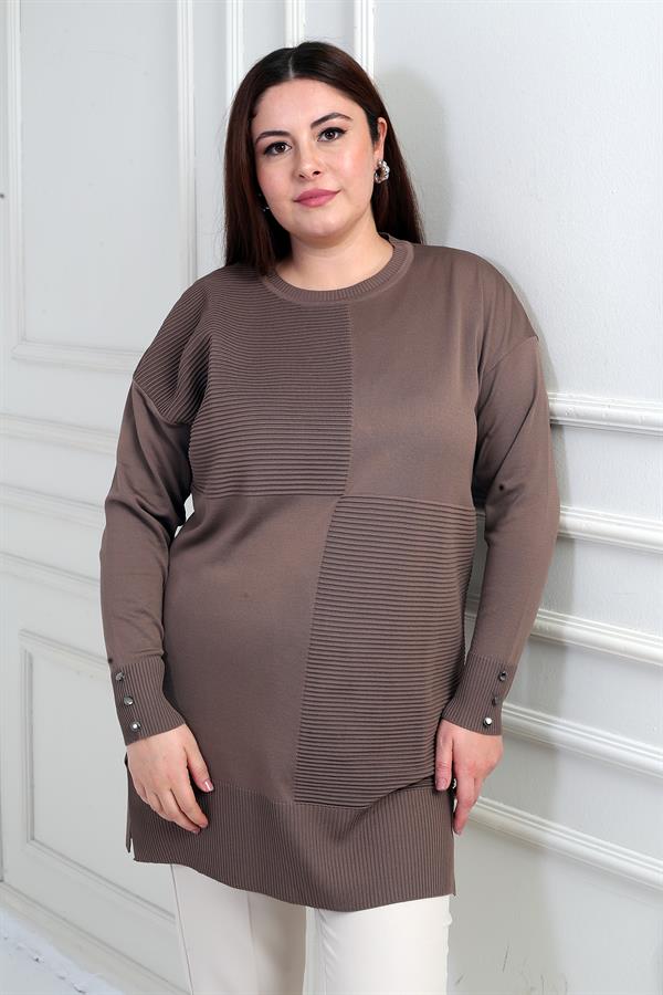 Blouse tunique grande taille pour femme avec détails de boutons sur les manches