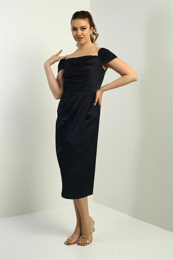 Madonna Yaka Drapeli Astarlı Saten Kısa Elbise