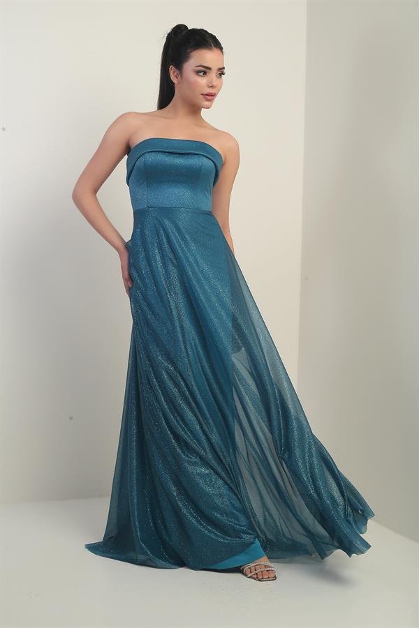 Women's Long Tulle Dress with Padded Collar and Lining