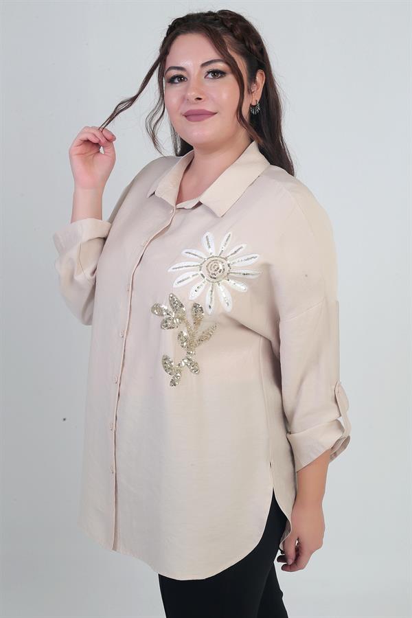 Kadın Kol Katlamalı Çiçek Aplikeli Yanları Yırtmaçlı Büyük Beden Gömlek