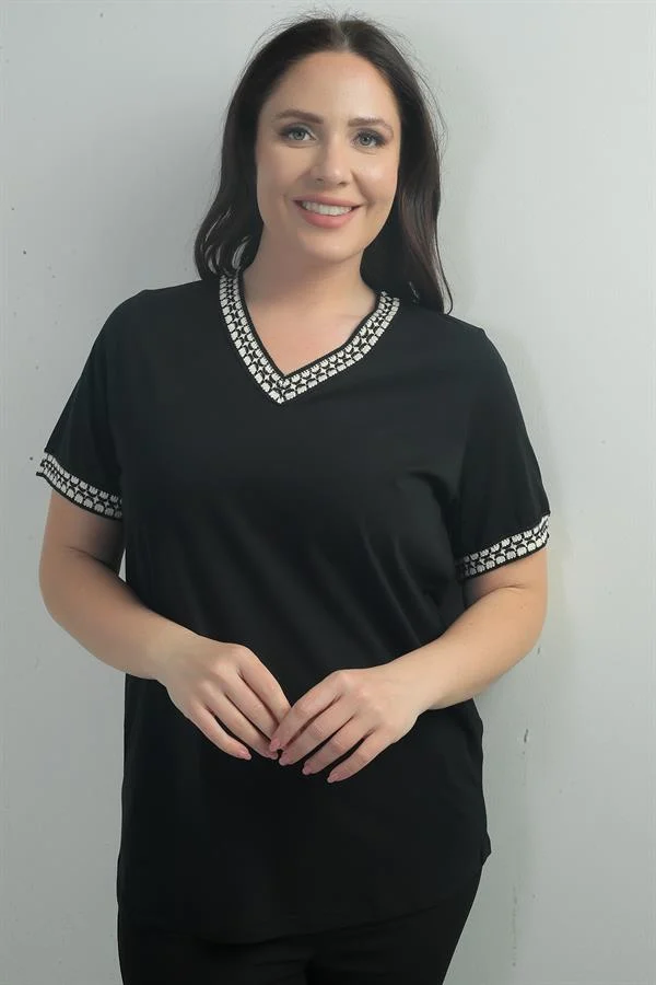 Kadın Yaka Ve Kol Şeritli Büyük Beden Rahat Kalıp Bluz