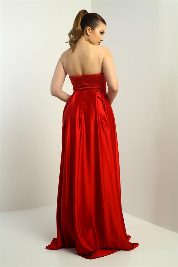 Kadın Straplez Astarlı Önü Balen Biyeli Cepli Kloş Uzun Saten Abiye Elbise