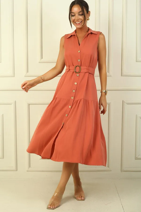 Önü Düğmeli Beli Kuşaklı Uzun Elbise