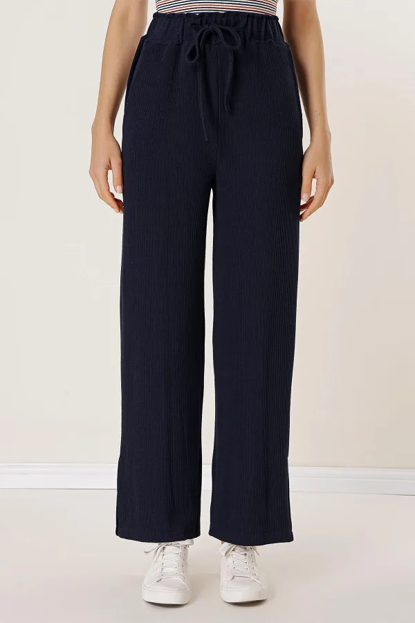 Beli Lastikli yandan Yırtmaçlı Cepli Örme Pantolon