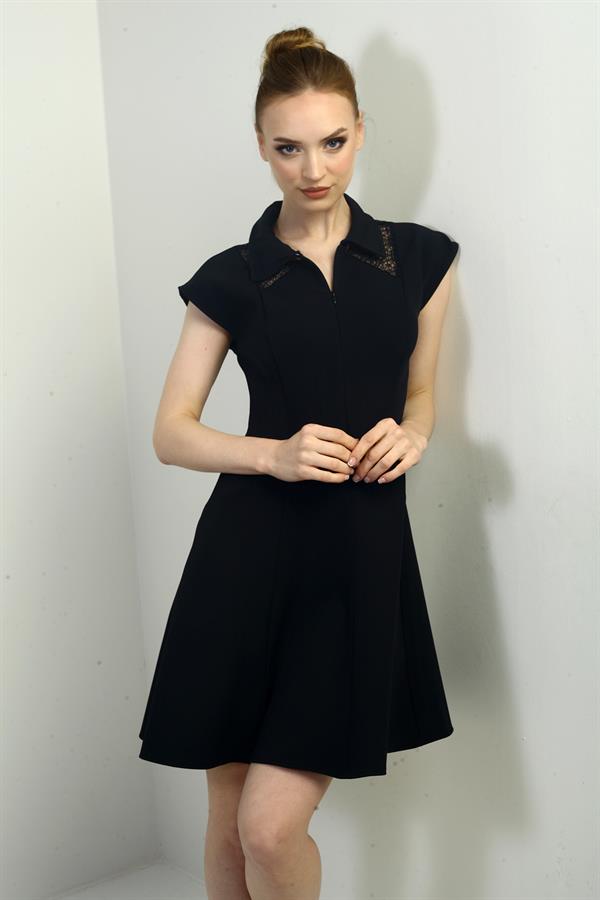 Kadın Önü Yarım Fermuar Ve Dantel Detaylı Kendinden Telalı Kısa Kloş Elbise