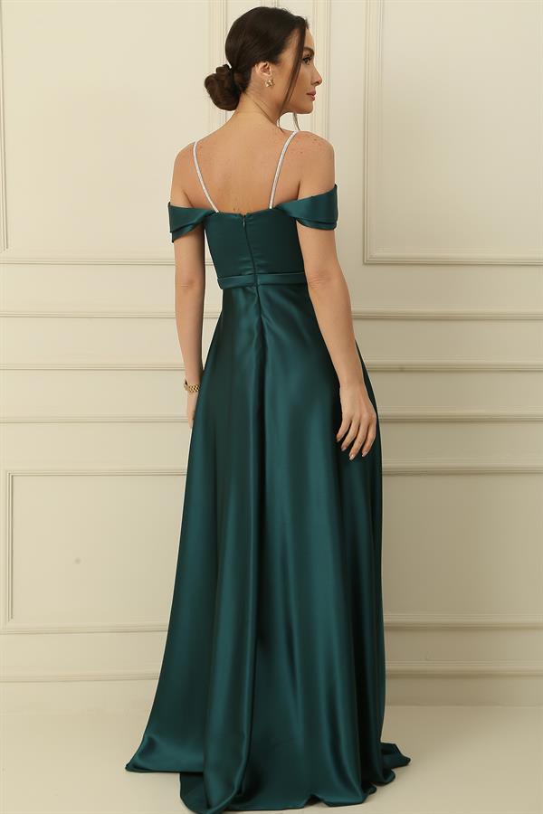 Robe longue en satin doublée, à bretelles, ornée de pierres et à encolure carrée