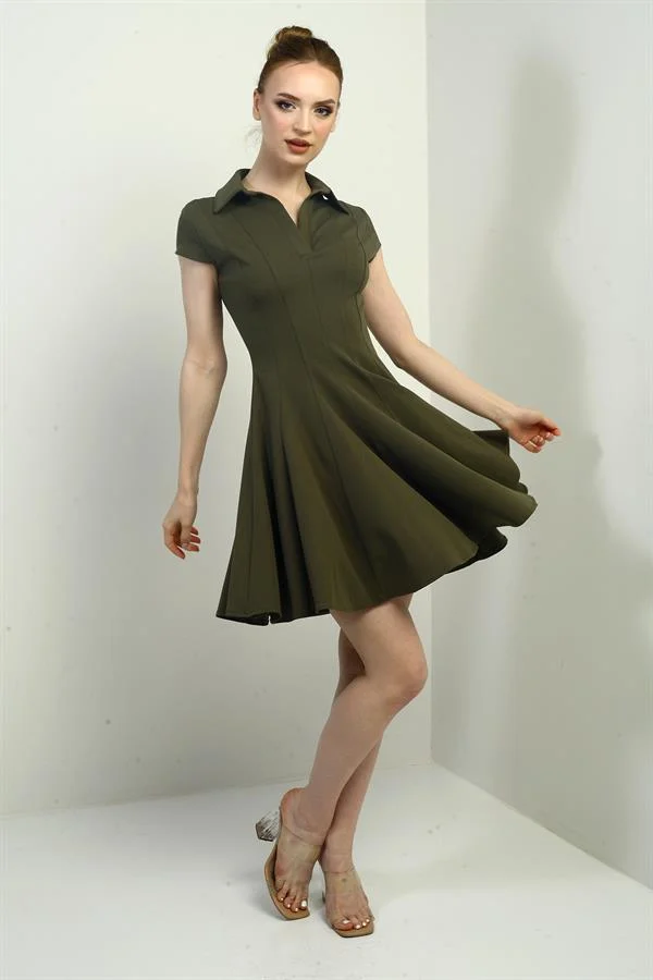 Robe courte évasée en lycra à col polo et manches longues pour femme