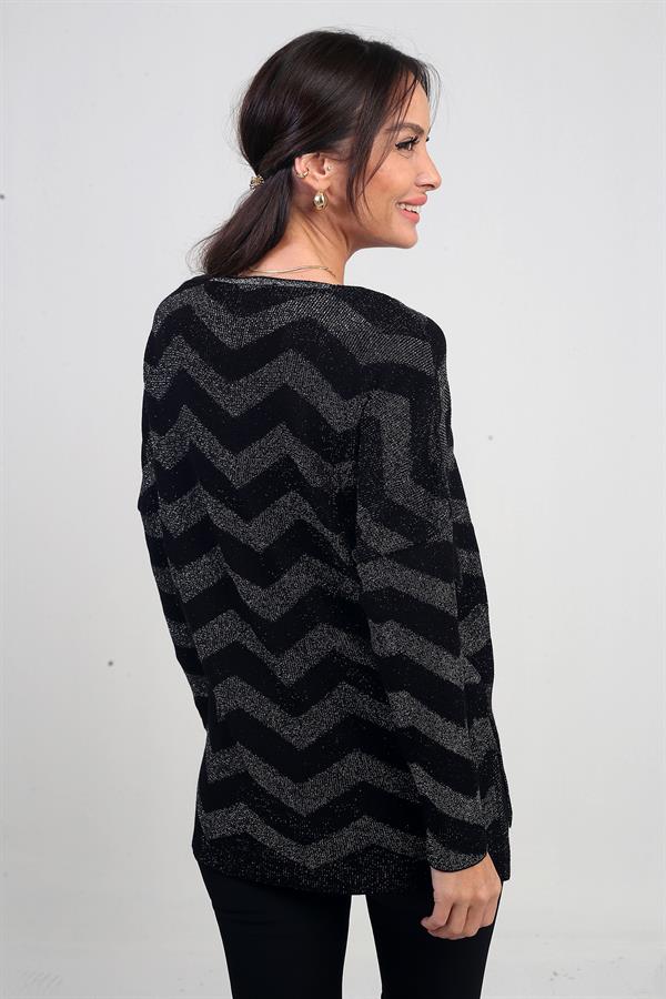 Kadın V Yaka Zikzak Desenli Geniş Beden Aralıklı Simli Bluz