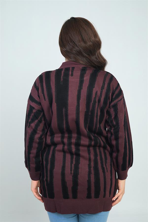 Pull tunique rayé grande taille pour femme, boutonnée sur le devant, ornée de paillettes et d'un col orné de détails, en maille.