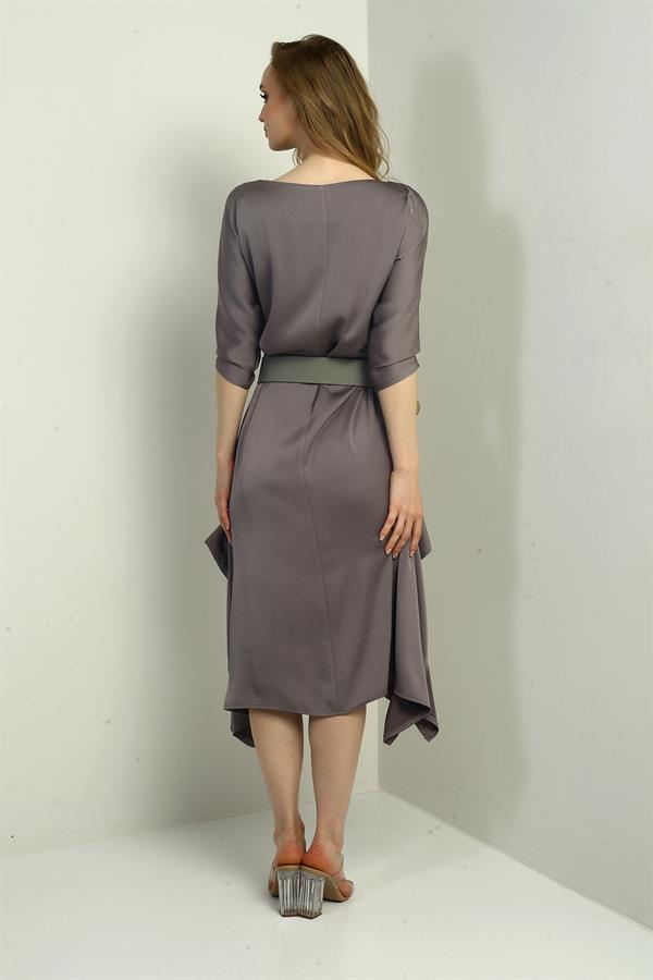Kadın Çeyrek Kollu Beli Kemerli Asimetrik Krep Saten Midi Elbise