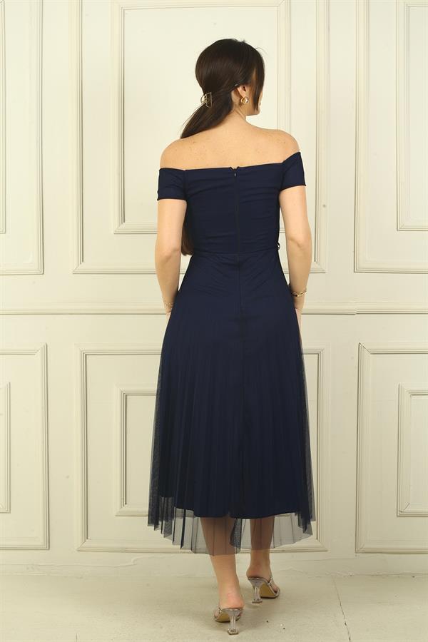 Robe Madonna à encolure Madonna, jupe plissée en mousseline doublée et doublée