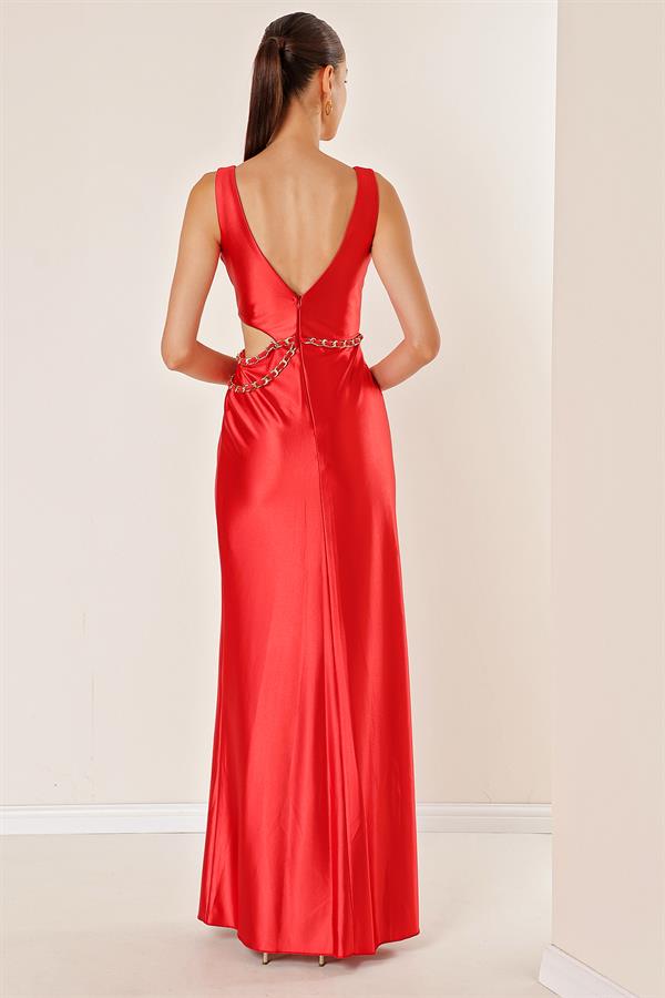 Kruvaze Yaka Astarlı Bel Dekolteli Zincir Detaylı Uzun Saten Elbise