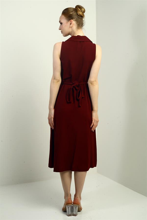 Robe midi en lin à col polo pour femme, ornée d'un pli sur le devant et de boutons.