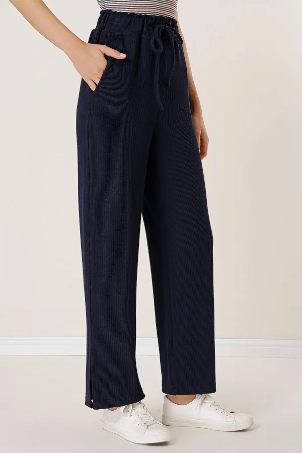 Beli Lastikli yandan Yırtmaçlı Cepli Örme Pantolon