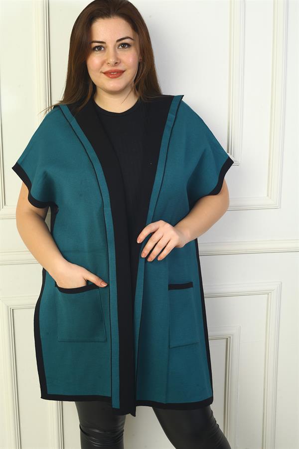 Women's Plus Size Hooded Poncho with Side Button Detail and Patterned Back