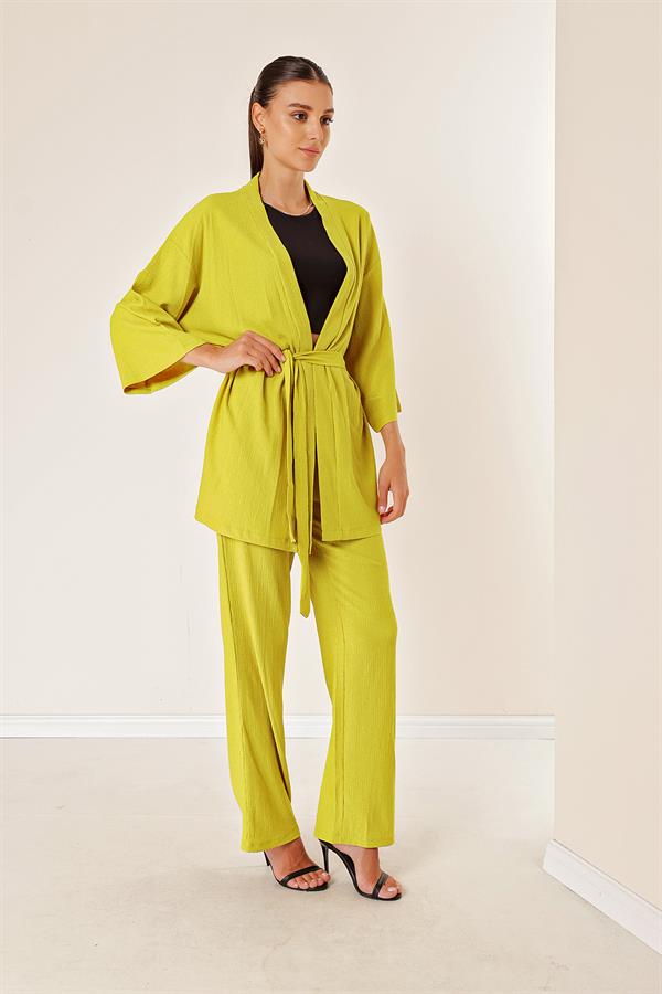 Ensemble pantalon en crêpe et kimono à poches