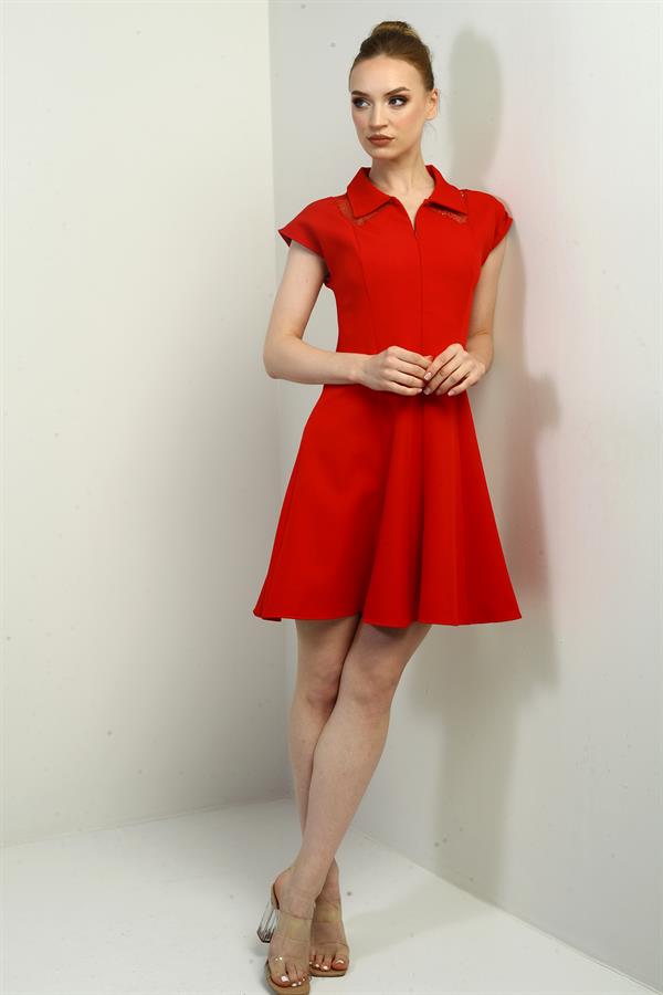 Kadın Önü Yarım Fermuar Ve Dantel Detaylı Kendinden Telalı Kısa Kloş Elbise