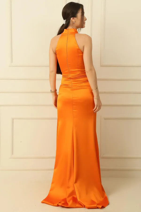 Boyunlu Önü Büzgülü Astarlı Yırtmaçlı Saten Elbise