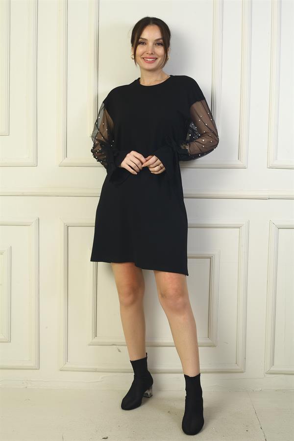 Kadın Yuvarlak Yaka İnci Detaylı Tül Kollu Kısa Elbise