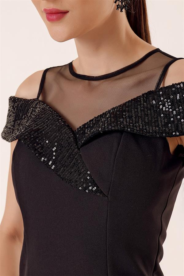 Üst Transparan Tüllü Yakası Pul Payet Elbise