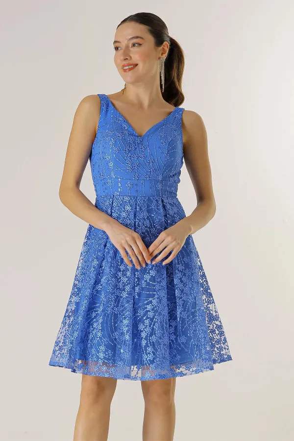 V Yaka Astarlı Dantel Elbise