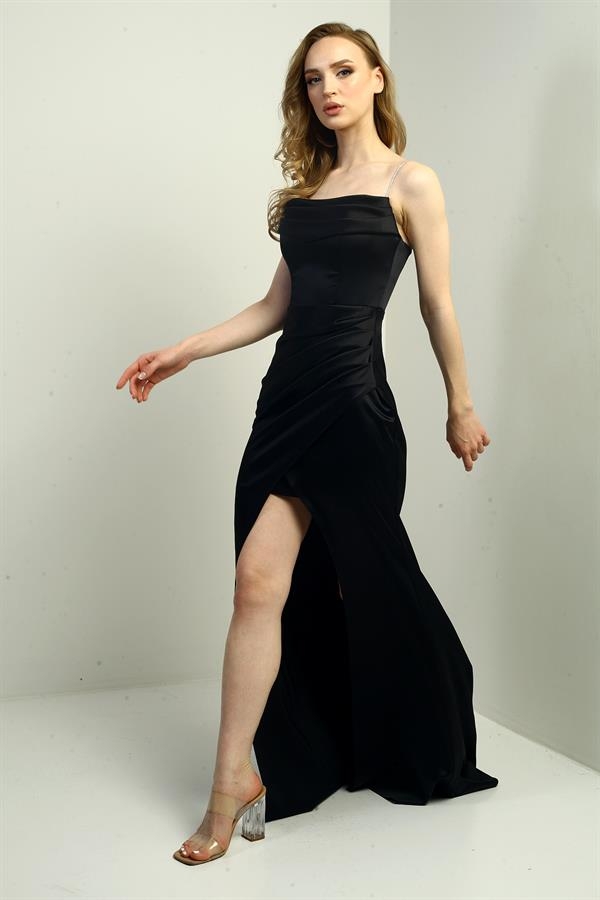 Kadın Parlak İp Askılı Derin Yırtmaçlı Önü Büzgülü Pileli Uzun Saten Abiye Elbise