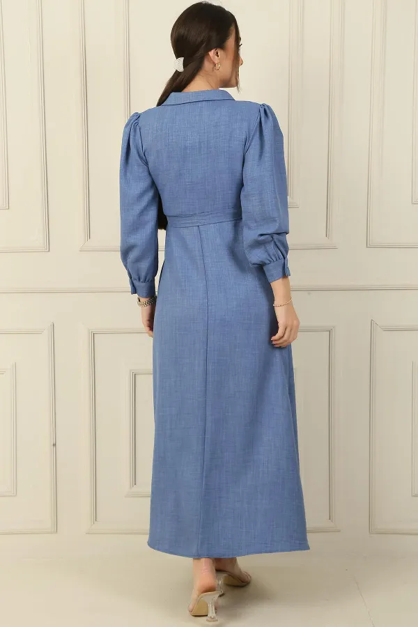 Robe longue à ceinture et taille côtelée, boutonnée sur le devant