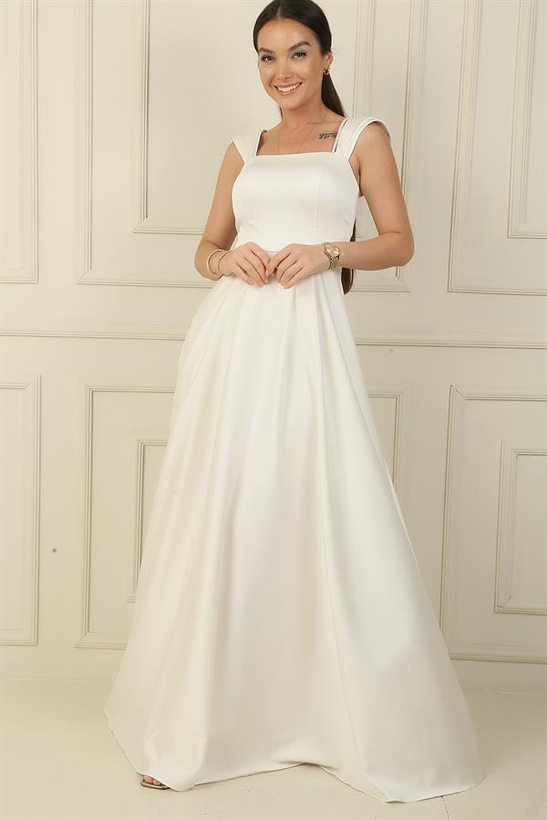 Robe longue en satin doublée, à bretelles, ornée de pierres et à encolure carrée