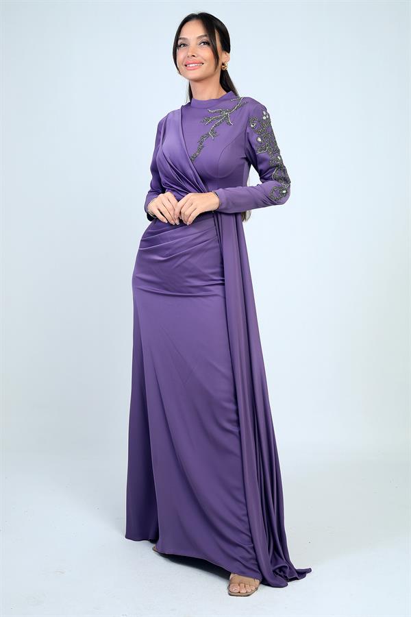 Robe hijab en crêpe satin doublée, ornée de pierres et froncée sur le devant