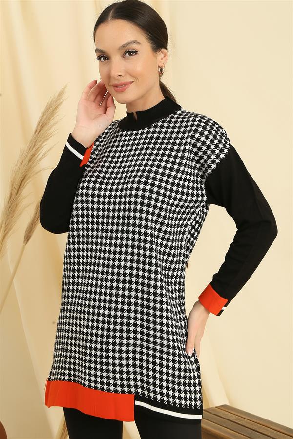 Relaxed Fit Knitted Tunic with Houndstooth Pattern and Striped Cuffs and Hem
