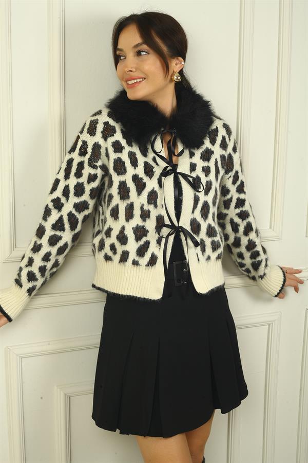 Önü Önü Kurdela Bağcıklı Leopar Desenli Kürk Yakalı Hırka