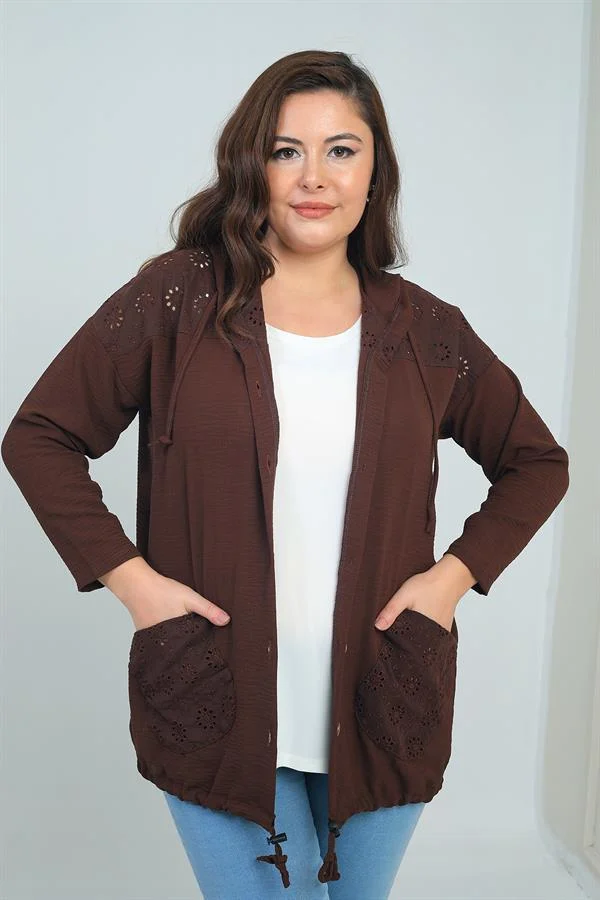 Kadın Kapüşonlu Önü Düğmeli Cepli Fistolu Büyük Beden Hırka