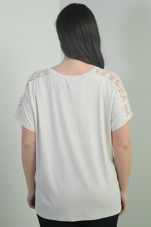 Women's Plus Size Blouse with Lace Detail on Shoulder and Pocket