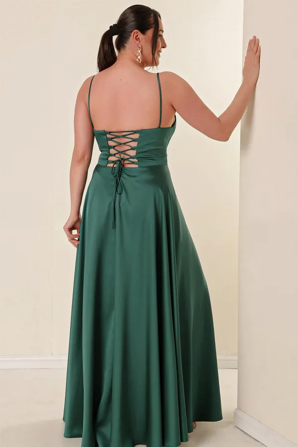 Robe longue en satin grande taille, sans bretelles, doublée et fendue sur le devant