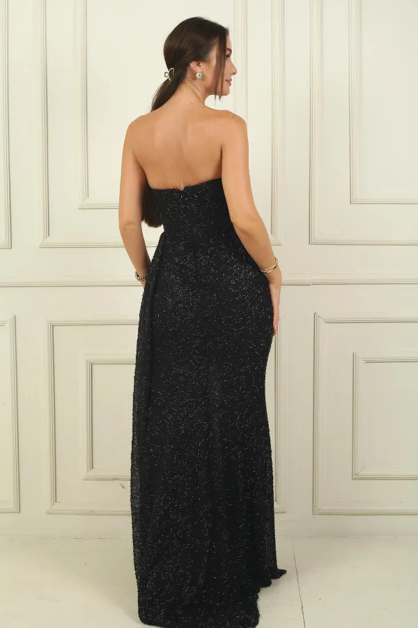 Robe longue bustier drapée sur le devant, doublée et ornée de perles pour femme